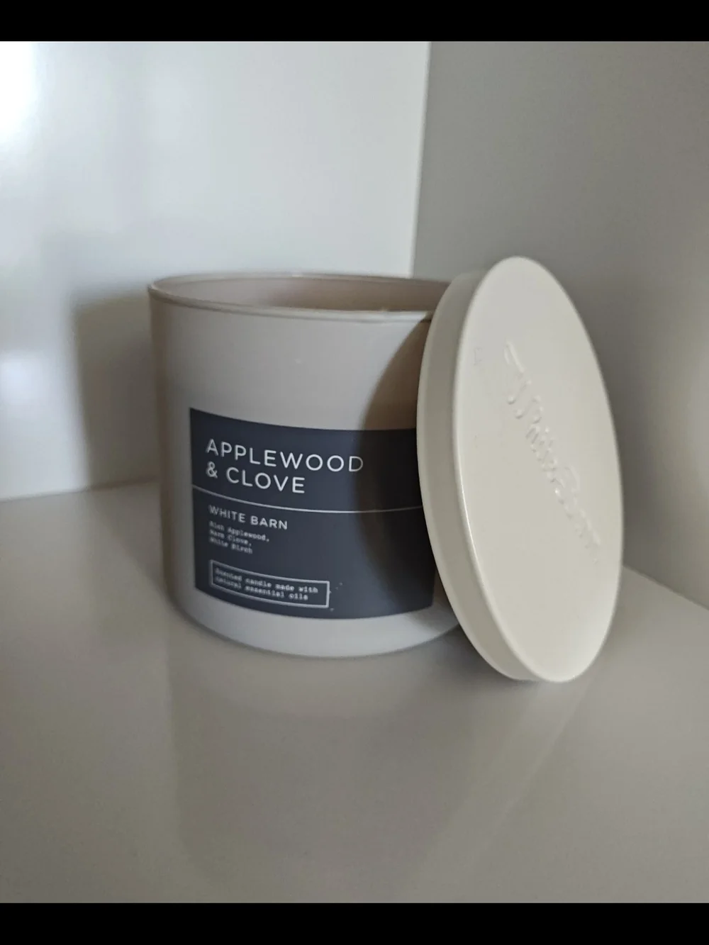 White Barn Applewood And Clove 3-Wick Candle - New
